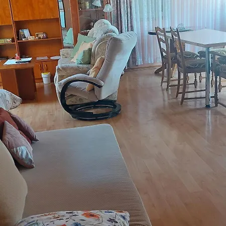 V Rodinnem Dome Apartment Hradec Kralove