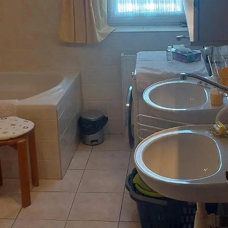 Apartment V Rodinnem Dome Hradec Kralove