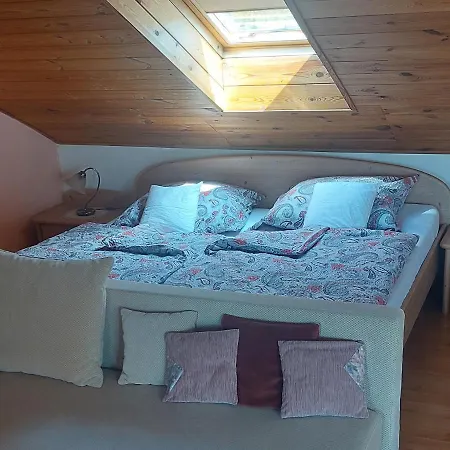 V Rodinnem Dome * Hradec Kralove